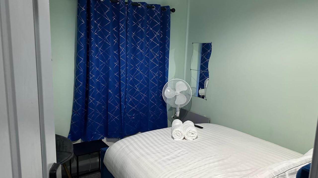 Homestay In Волсолл Екстер'єр фото