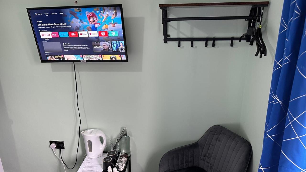 Homestay In Волсолл Екстер'єр фото