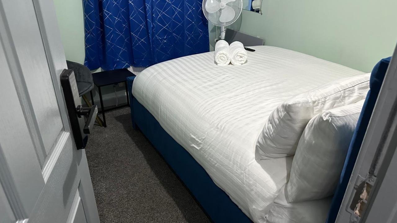 Homestay In Волсолл Екстер'єр фото
